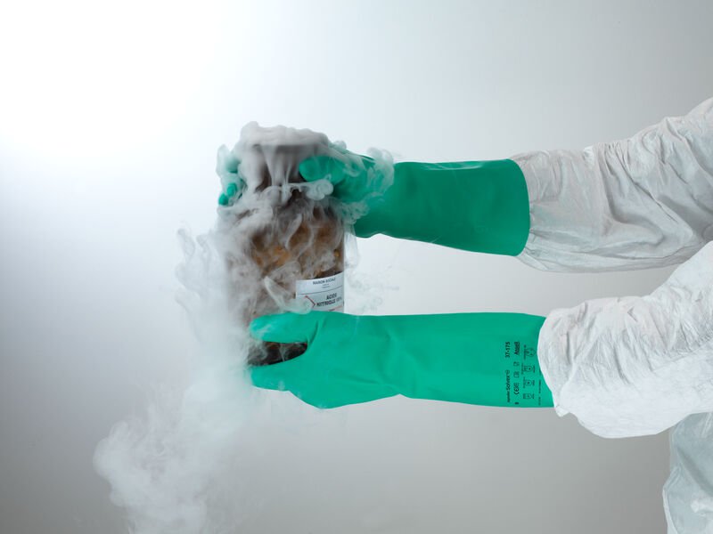 Nitrile Compound Type A Gloves, Flock Lined, AlphaTec Solvex 37-175